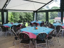 Vous avez ici une vue int�rieure d'une Orangerie dont la b�che de toit est blanche